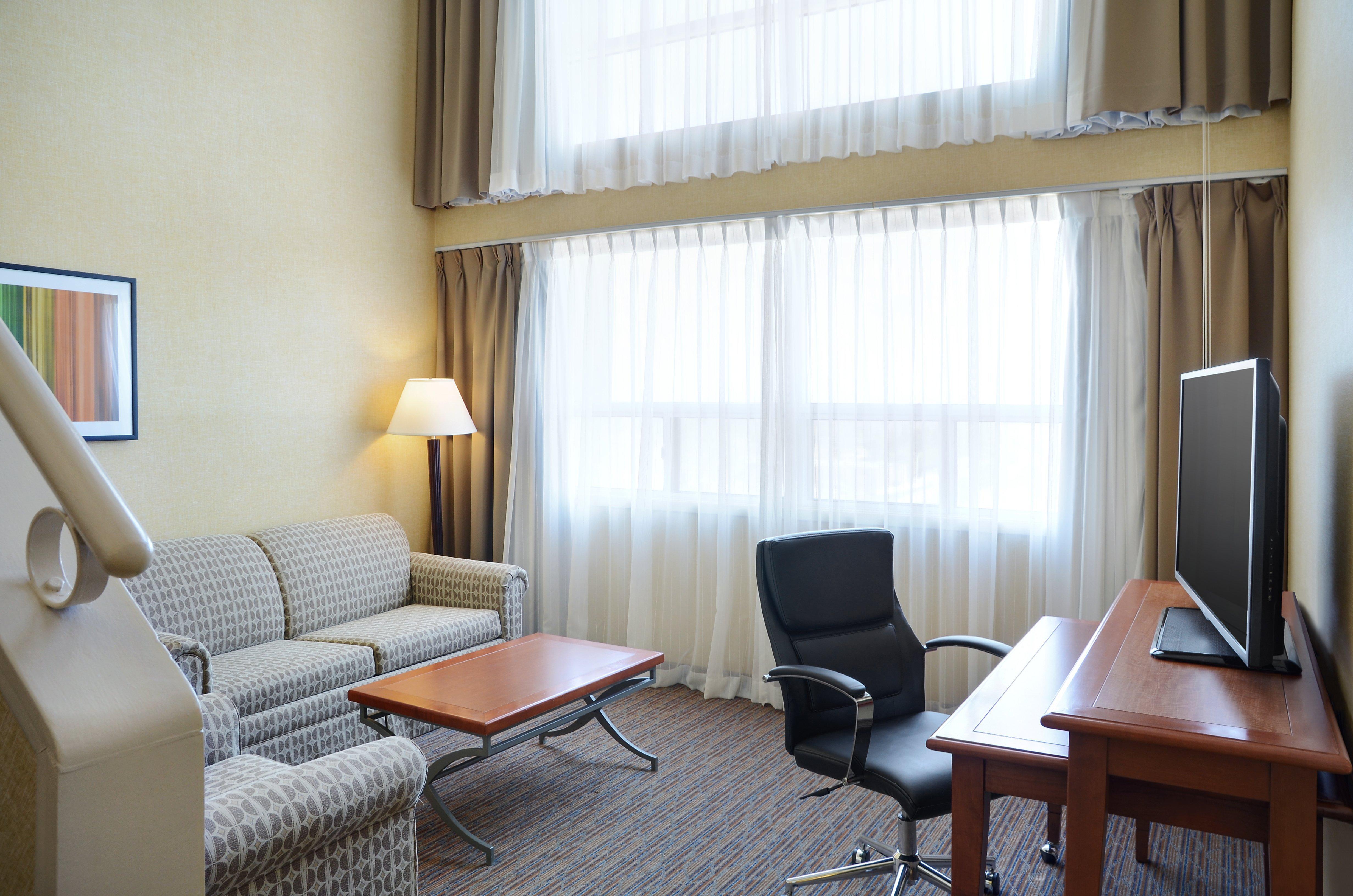 Holiday Inn Hotel & Suites London By Ihg Exterior photo