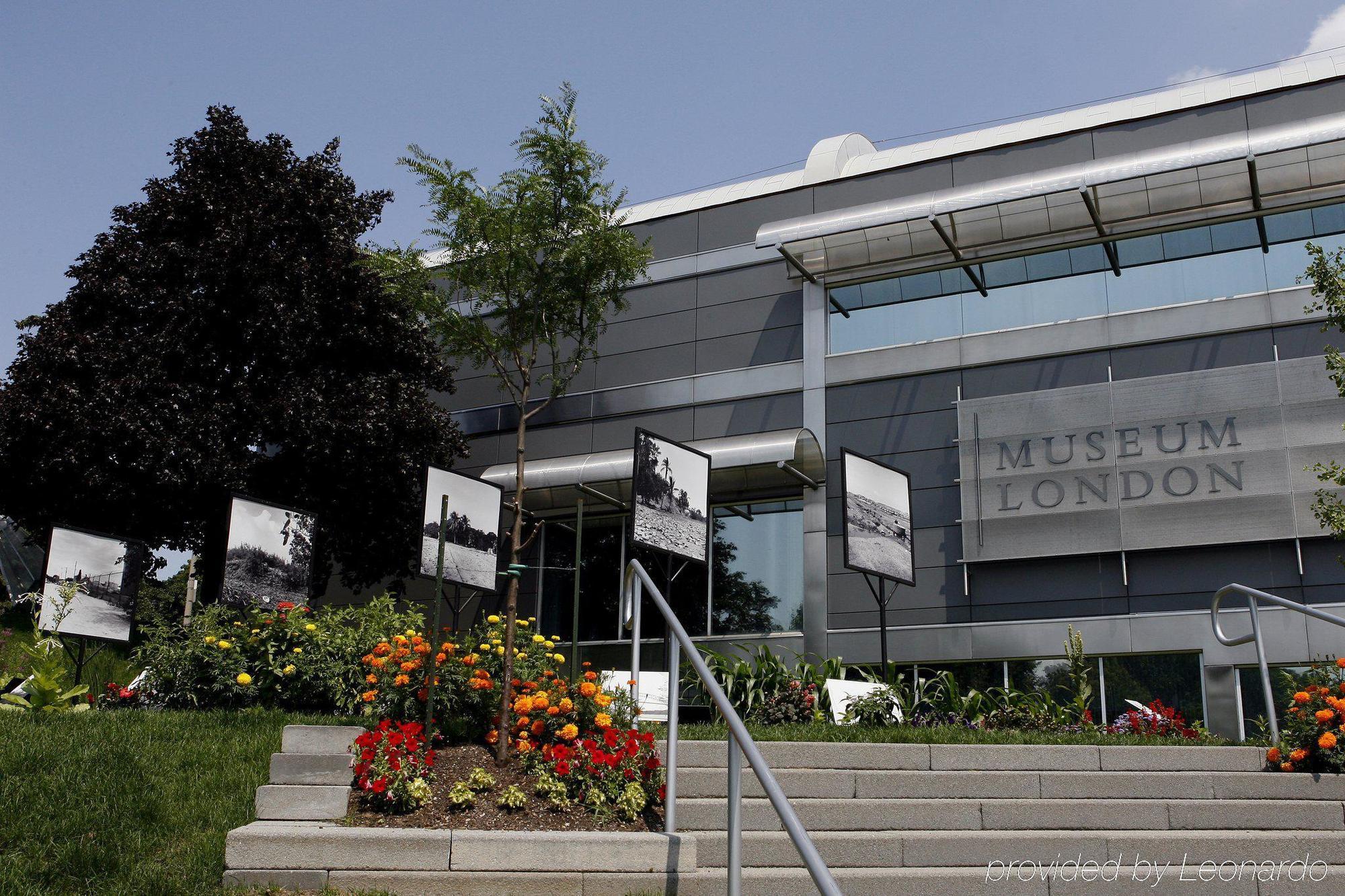 Holiday Inn Hotel & Suites London By Ihg Exterior photo